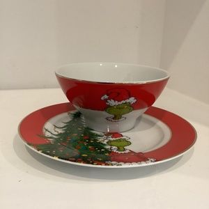 Grinch with a Christmas tree A set of 2 bowl and a plate ceramic NEW